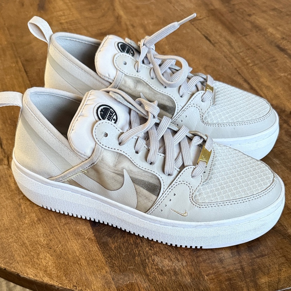 Nike WOMEN'S COURT VISION ALTA TXT PLATFORM SNEAKERS